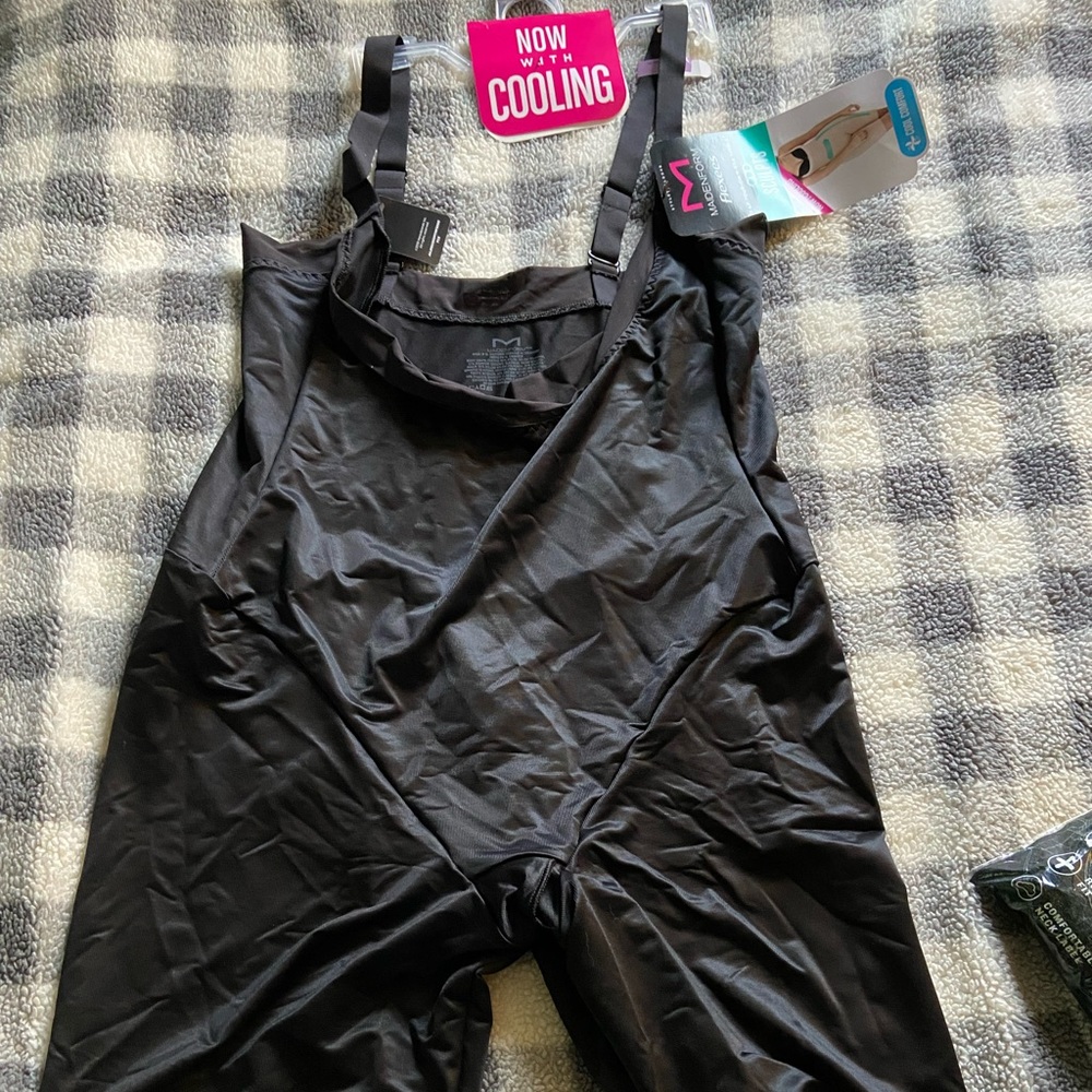 NWT Maidenform shaper
